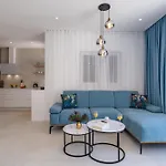Spacious Condo 2-Bedroom Apartment Raat