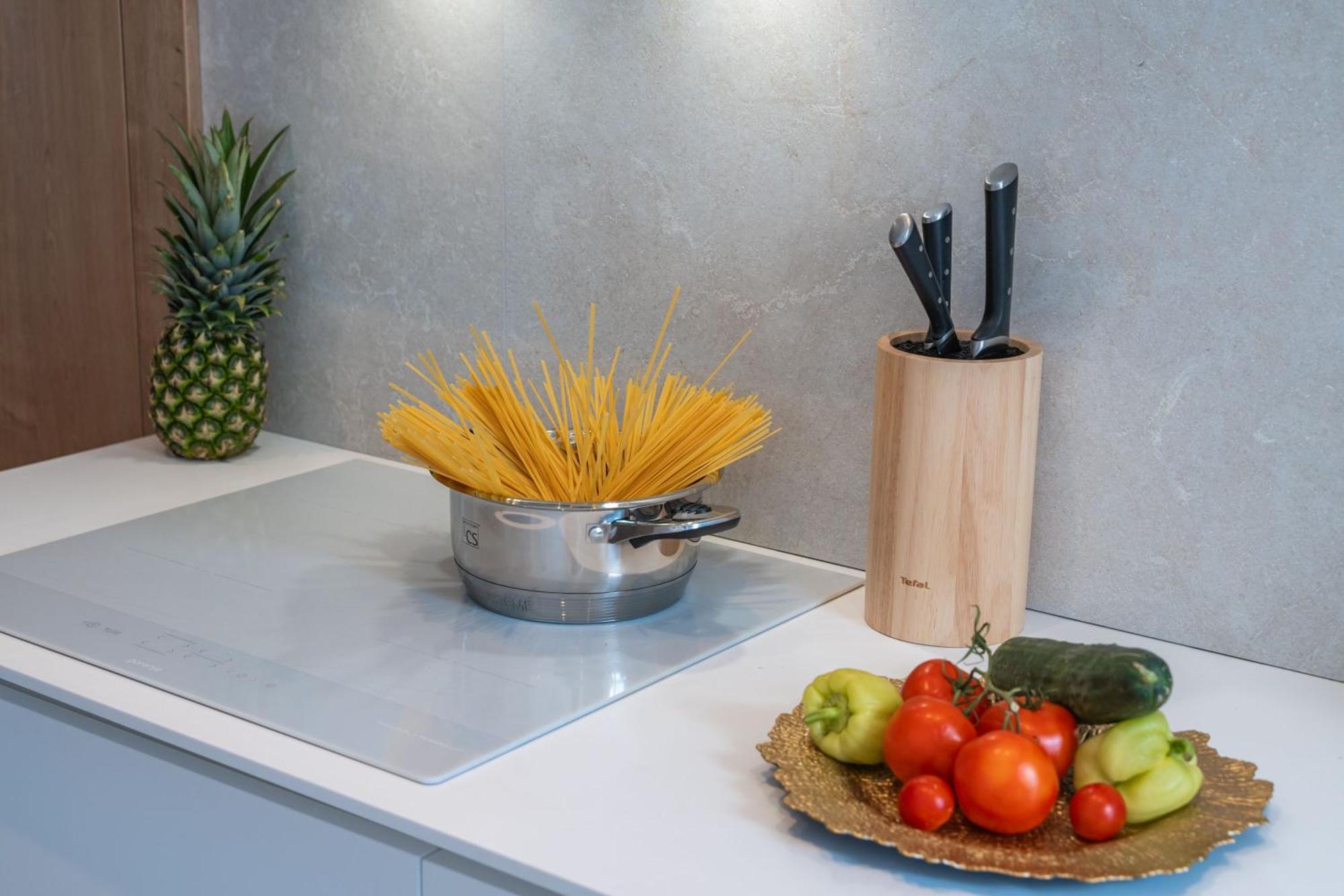 Huoneisto Spacious 2-bedroom Raat