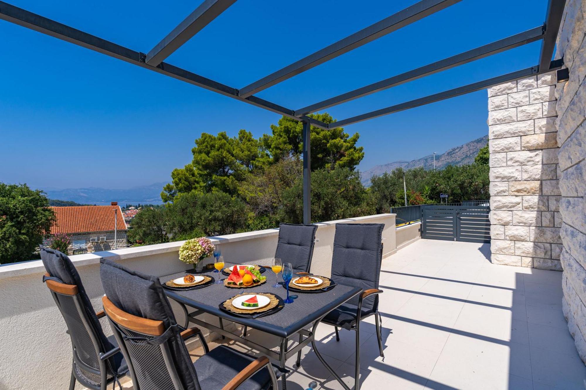 Huoneisto Spacious 2-bedroom Raat